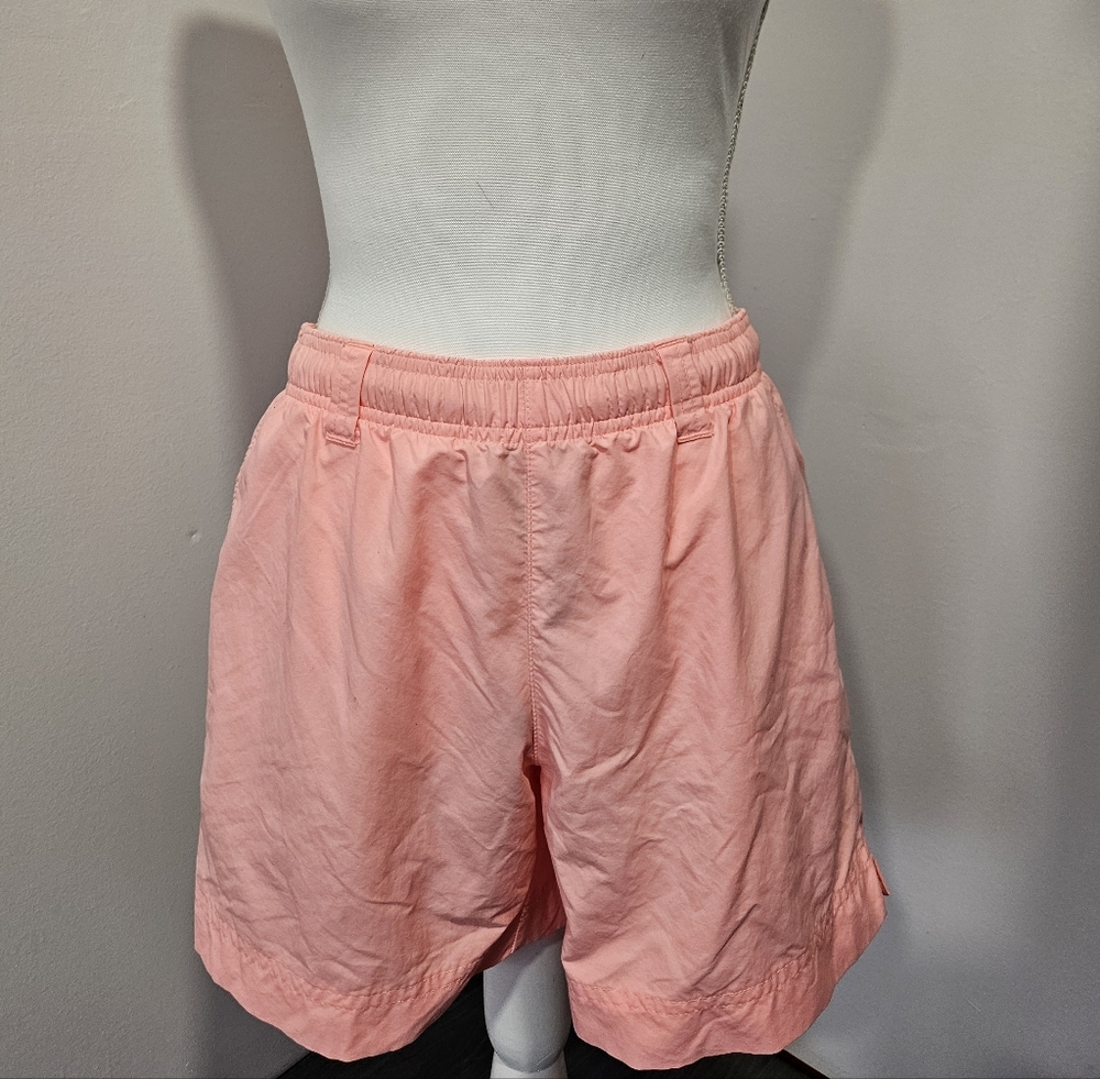 Columbia PFG Women's Peach Colored  Athletic Outdoor Shorts Size Small
